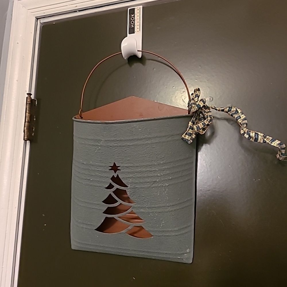 Metal Cutout Half Bucket